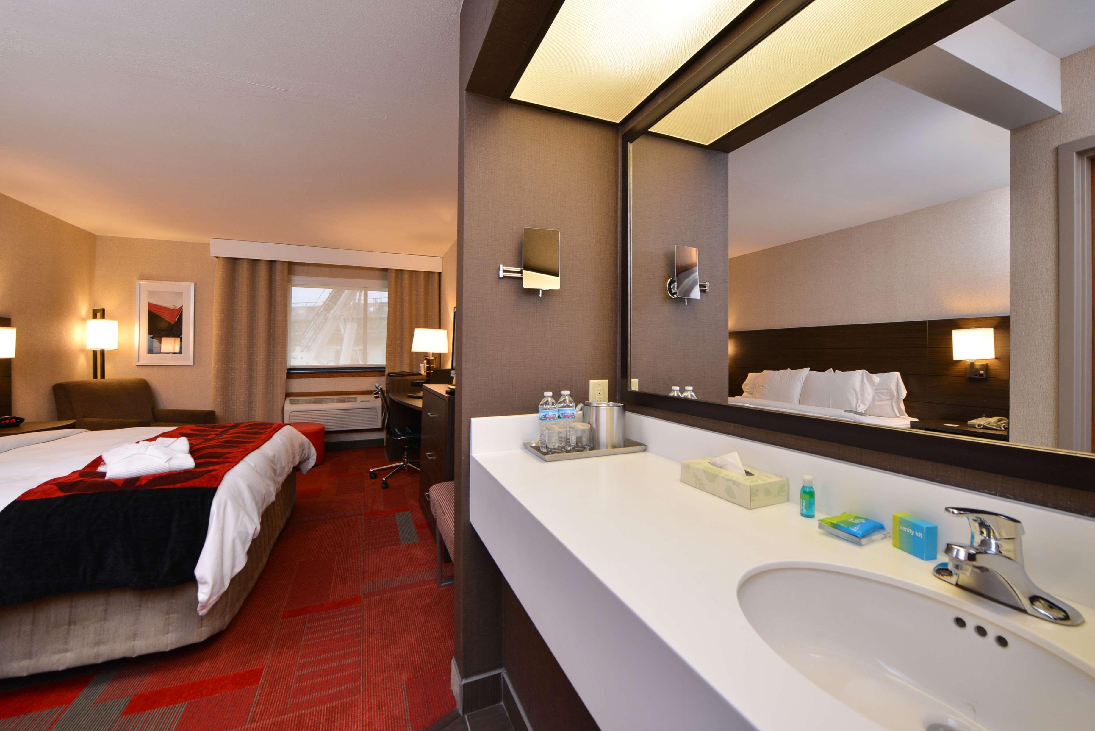 Radisson Hotel Madison Buitenkant foto