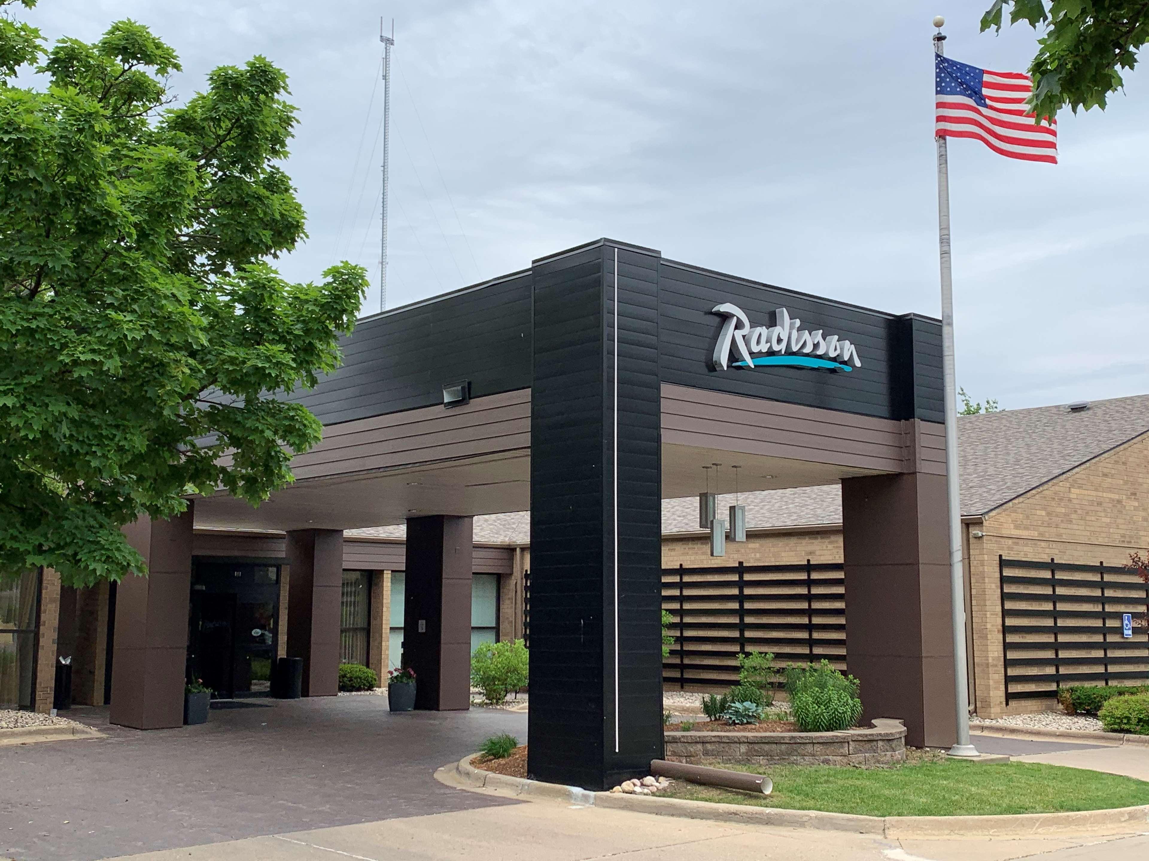 Radisson Hotel Madison Buitenkant foto