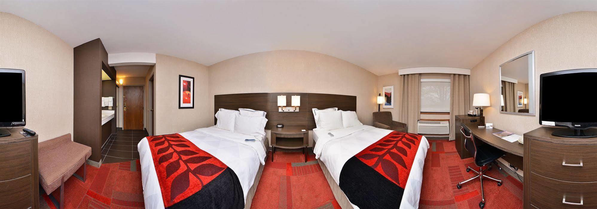Radisson Hotel Madison Buitenkant foto